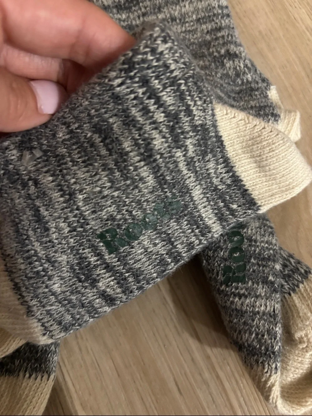 Roots socks - Picture 3 of 3